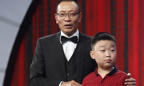 Cậu bé 9 tuổi được ví như ‘thần đồng đất Việt’ khiến MC Lại Văn Sâm hâm mộ