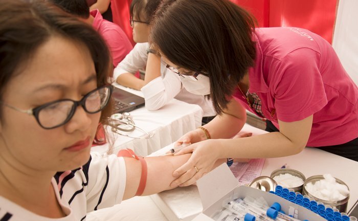 Những hình ảnh lay động lòng người tại ngày Chủ nhật đỏ của DeAura