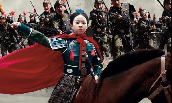 Diễn viên nhí Trung Quốc đóng cảnh yêu đương, đánh nhau gây sốc