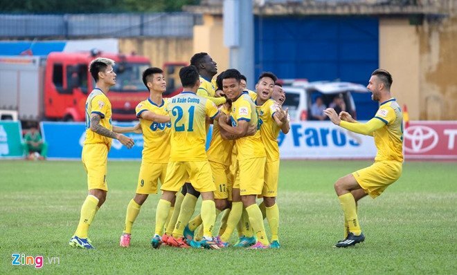 FLC Thanh Hóa hòa nghẹt thở Hà Nội FC, V-League căng đến phút chót