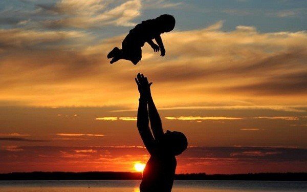 Bộ tranh đơn giản mà ấn tượng: 'Trở thành cha có nghĩa là…'