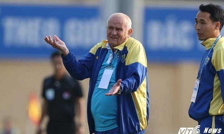 HLV vô địch châu Âu: 40 năm làm việc mới thấy điều kỳ lạ ở FLC Thanh Hóa