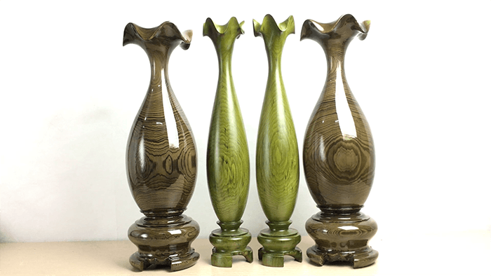 Những tác phẩm đẹp mê hồn chế tác từ gỗ cây thủy tùng quý hơn vàng