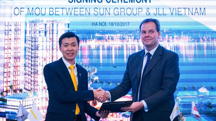 Sun Group chọn nhà quản lý quốc tế JLL để vận hành tổ hợp 5 sao Sun Grand City Thuy Khue Residence