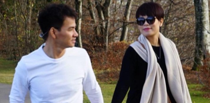 Sau ồn ào cãi vã với diễn viên Kim Oanh, vợ chồng Xuân Bắc cùng đi mua hoa