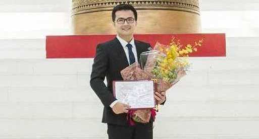 Phó Giáo sư trẻ nhất Việt Nam lọt top 10 gương mặt trẻ Thủ đô tiêu biểu 2012-2017