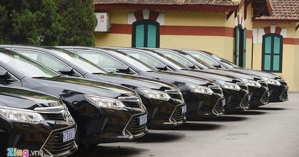 Bộ Tài chính 'nhắc' Bộ Xây dựng về sắp xếp xe công