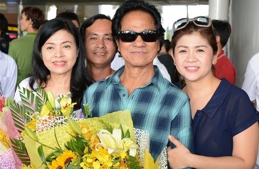 Chế Linh cùng vợ về nước để chuẩn bị cho liveshow chung với Thanh Tuyền