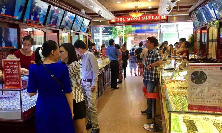 Giá vàng hôm nay 21/10: Sau ngày Phụ nữ Việt Nam, vàng giảm nhiệt