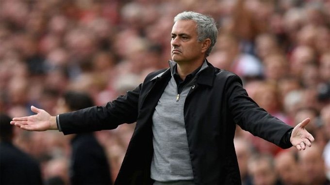 Mourinho: Lỗi của tôi là giành nhiều danh hiệu quá