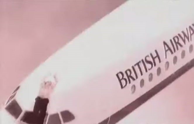 Video: Phi công bị hút ra khỏi máy bay ở độ cao 5 km, hành khách tự định đoạt số phận