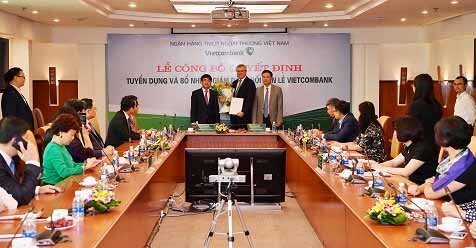 Vietcombank tuyển dụng và bổ nhiệm ông Thomas William Tobin làm Giám đốc Khối bán lẻ