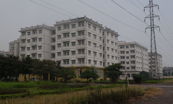 Video: Cận cảnh 3 tòa nhà bị dân chê, bỏ hoang 10 năm đang được đề nghị đập bỏ