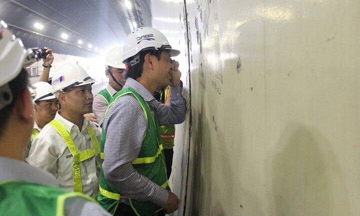 Hầm Hải Vân chằng chịt vết nứt: Thứ trưởng Bộ GTVT nói gì?