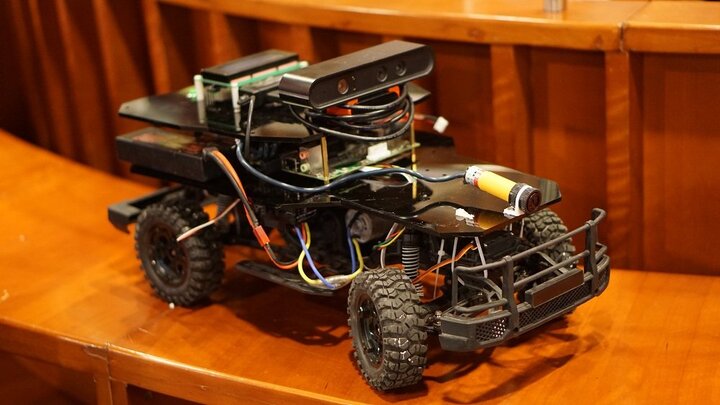 Sinh viên thiết kế xe tự lái giành giải thưởng 4 tỷ đồng