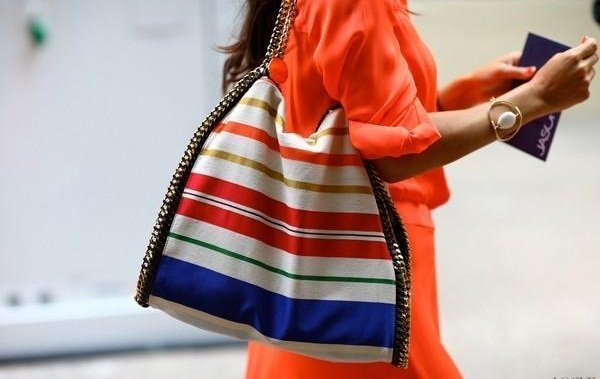 Xách túi giả, mặc áo nhái đi nước ngoài, coi chừng bị phạt tiền, phạt tù