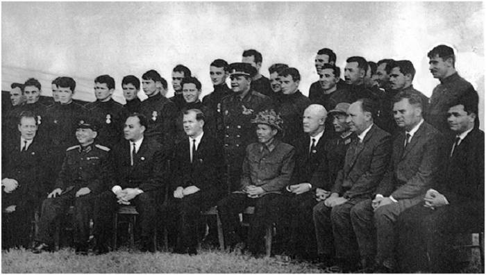 Kỷ niệm Cách mạng tháng 10 đúng 50 năm trước, nhân dân Liên Xô biểu thị ủng hộ Việt Nam chống Mỹ ra sao?