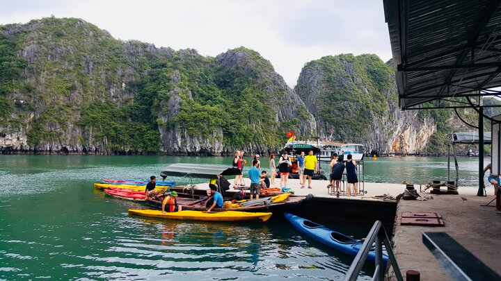 Ra tay xoá sổ nạn 'chặt chém' khách du lịch trên vịnh Hạ Long