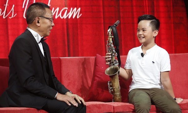 Trực tiếp Mặt trời bé con tập 8: Cậu bé 12 tuổi thổi saxophone khiến MC Lại Văn Sâm sửng sốt