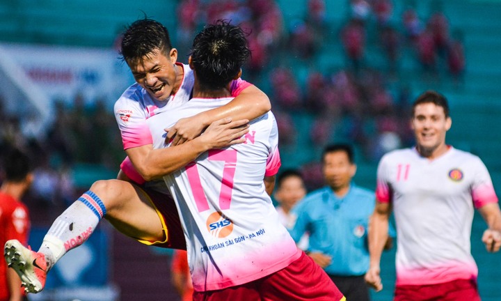 Xem những siêu phẩm đẳng cấp thế giới đánh gục đội bóng của Công Vinh