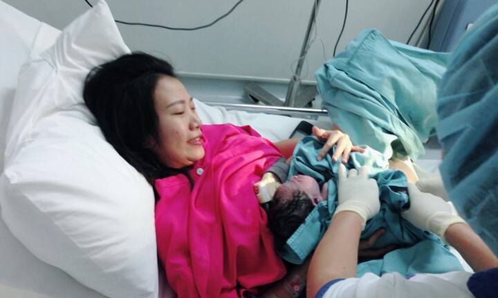 Mẹ 9x xinh đẹp chia sẻ kinh nghiệm sinh nở ở Bệnh viện Việt Pháp 'sướng như tiên'