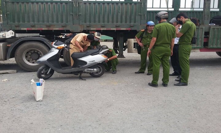 Vì sao tài xế lùi xe cán chết người được thả về?