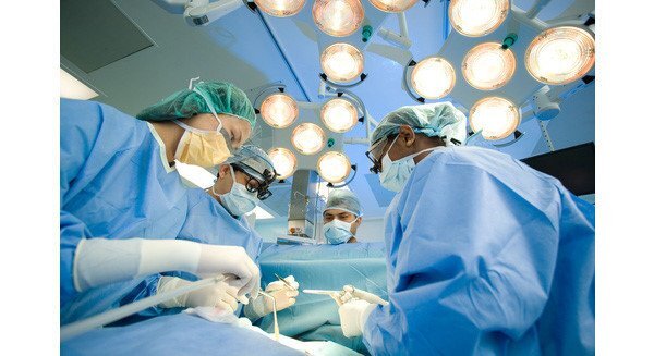 Những vụ cắt nhầm, mổ nhầm khó hiểu của bác sĩ
