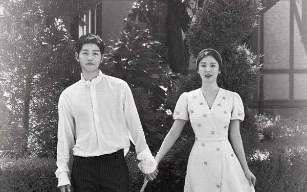 Lộ ảnh cưới chính thức đẹp như cổ tích của Song Joong Ki - Song Hye Kyo