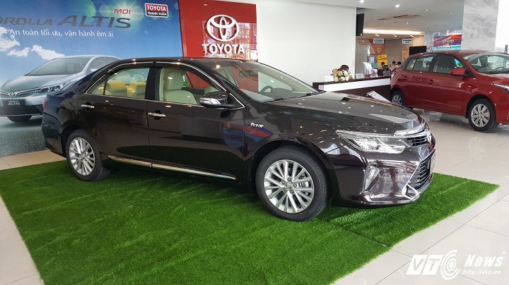 Hàng loạt xe Toyota tiếp tục mạch giảm giá trong tháng 11