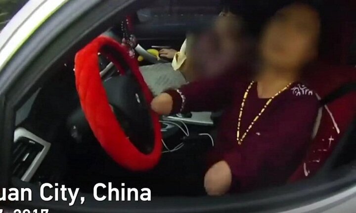 Lái xe quá tốc độ, tài xế cụt tay bị CSGT tạm giam, phạt 9 triệu đồng