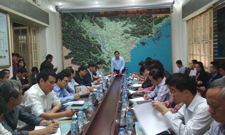 Họp chỉ đạo ứng phó bão số 12: Đại diện Bộ Công thương không đến dự