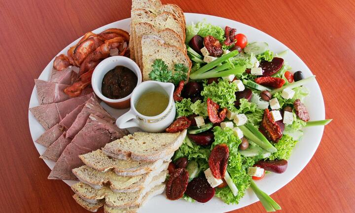 Liệu ăn salad có giúp bạn giảm cân như ý muốn?