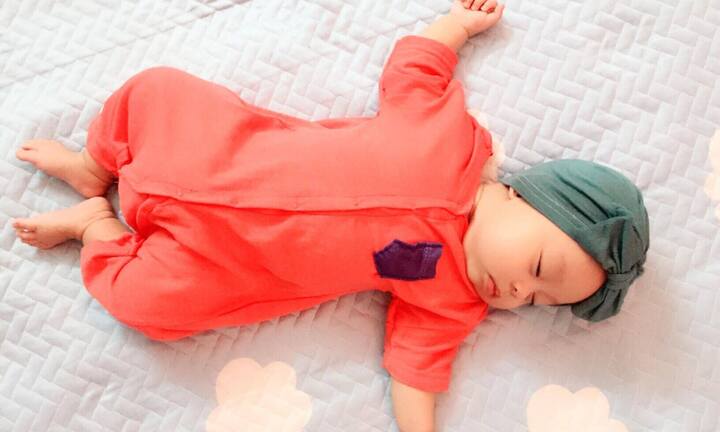 Nể phục mẹ bỉm sữa tự may đồ body cho bé cực đẹp chỉ từ chiếc áo cũ