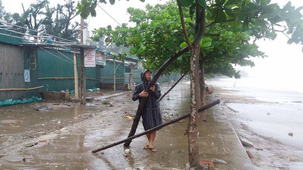 Rạng sáng mai, bão số 12 giật cấp 14 đổ bộ Phú Yên - Bình Thuận