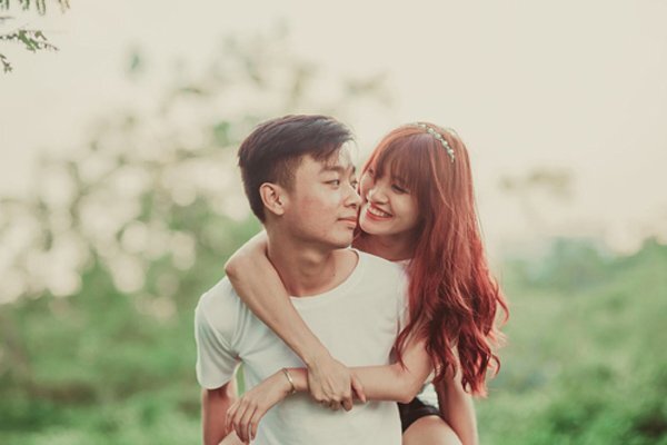 Ngưỡng mộ chuyện tình cổ tích: 10 năm vượt qua sóng gió trở ngại để bên nhau