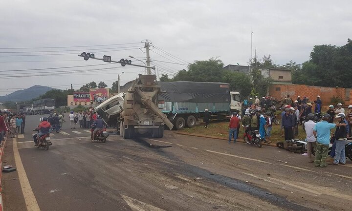 Xe bồn mất phanh gây tai nạn liên hoàn, 4 người thương vong