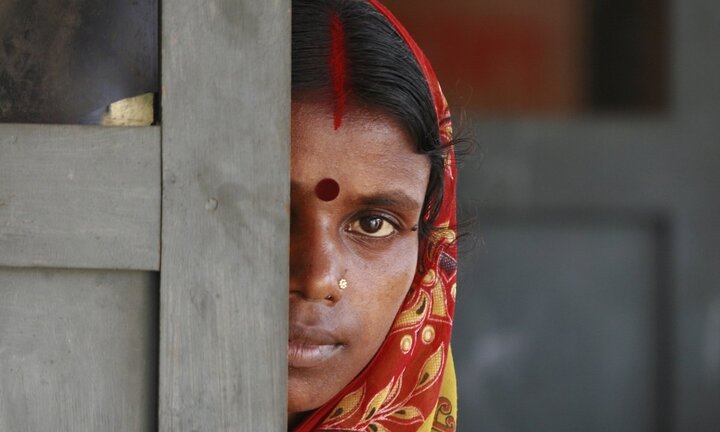 Câu chuyện đau lòng về những cuộc hôn nhân địa ngục của các cô dâu trẻ Ấn Độ