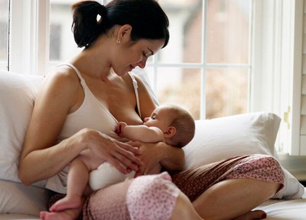 Nghiên cứu mới nhất: Mẹ cho con bú càng lâu, khả năng thấu hiểu con càng cao