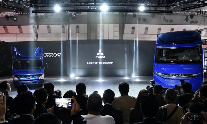 FUSO giới thiệu ý tưởng xe tải nặng chạy điện Vision One và thương hiệu xe thương mại điện E-FUSO