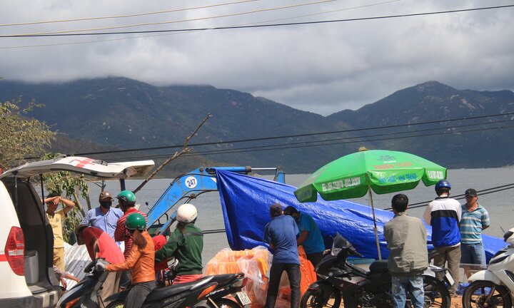 Khánh Hòa: Bác tin đồn vỡ đập Đá Bàn, sập chợ Ninh Hòa do bão số 12