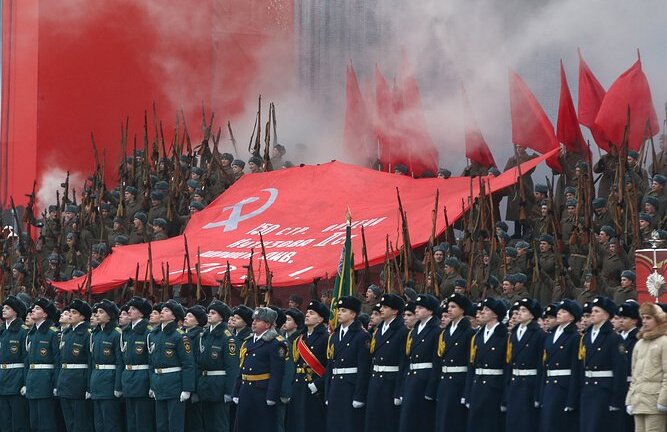 Trực tiếp: Nga duyệt binh kỷ niệm 76 năm cuộc diễu binh huyền thoại của Hồng quân 7/11/1941