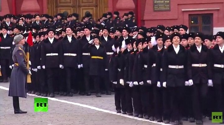 Video: Mátxcơva tái diễn cuộc diễu binh huyền thoại 76 năm trước ở Quảng trường Đỏ