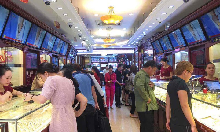 Giá vàng hôm nay 8/11: Diễn biến buồn tẻ, giá trị sụt giảm