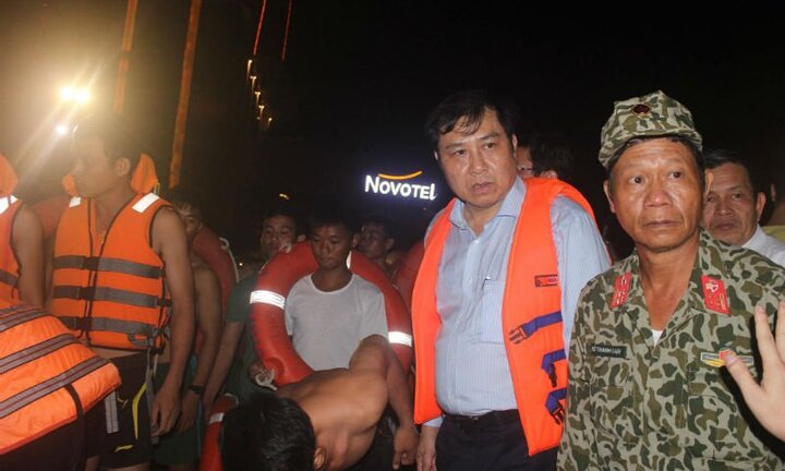 Dân Đà Nẵng bất chấp mưa gió dọn dẹp đón APEC, ông Huỳnh Đức Thơ gửi thư cảm kích