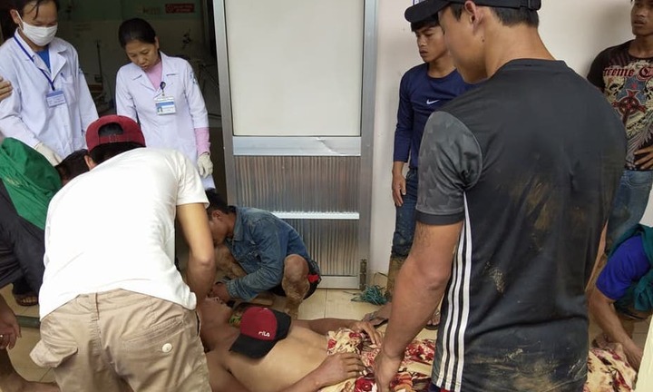 Mưa lũ cuốn sập nhà dân ở Quảng Nam: Vợ mang thai qua đời, chồng và con bị thương nặng