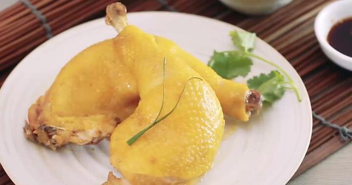 Cách luộc gà bằng nồi cơm điện không cần nước vừa ngon vừa tiện