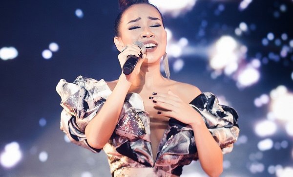 Thảo Trang trình diễn đầy thu hút tại Hội nghị thượng đỉnh APEC