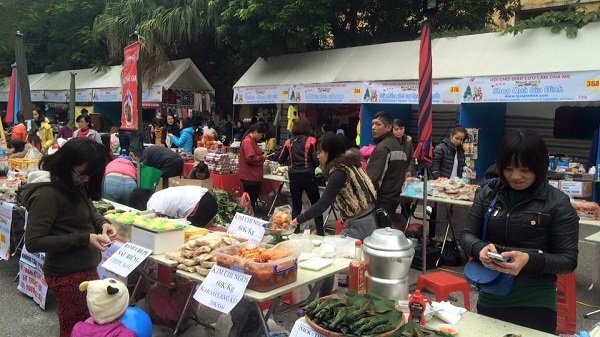 Sức hút khó cưỡng từ 'Hội chợ Giao lưu Làm cha mẹ - Noel sum vầy'
