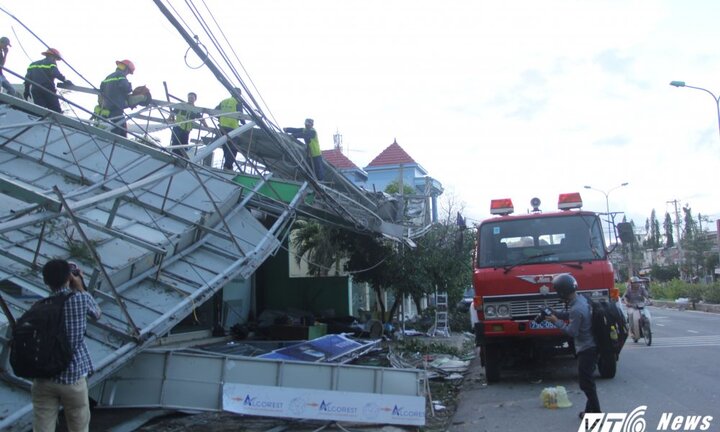 Lãnh đạo Trung Quốc gửi điện thăm hỏi về bão số 12