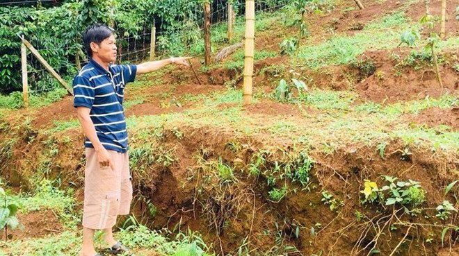 Xuất hiện vết nứt dài gần hồ chứa bùn đỏ nhà máy Alumin Nhân Cơ